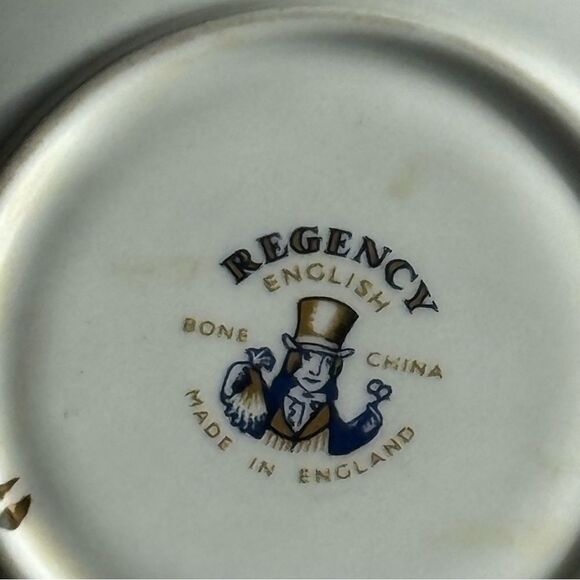 Vintage Regency English Bone China Plate - Delicate Floral Design - Picture 4 of 6